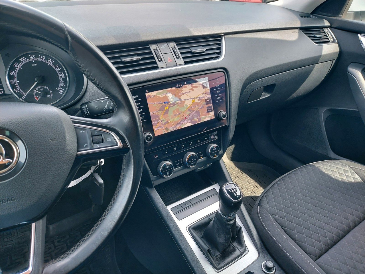 Universalas Skoda Octavia Combi Drive LED ACC Radar DAB 8xRad AHK: foto 13