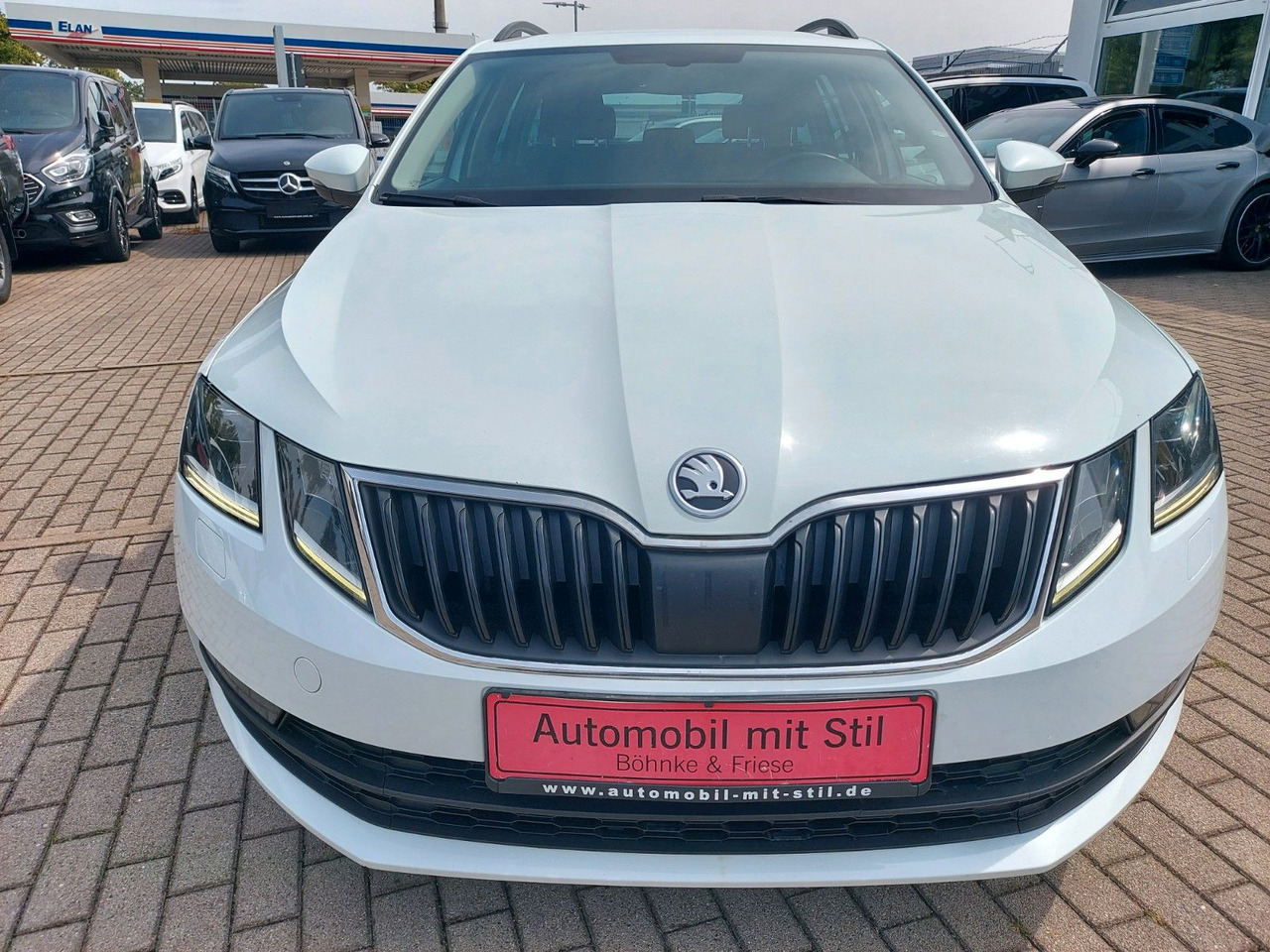 Skoda Octavia Combi Drive LED ACC Radar DAB 8xRad AHK - Universalas: foto 4 Skoda Octavia Combi Drive LED ACC Radar DAB 8xRad AHK - Universalas: foto 4