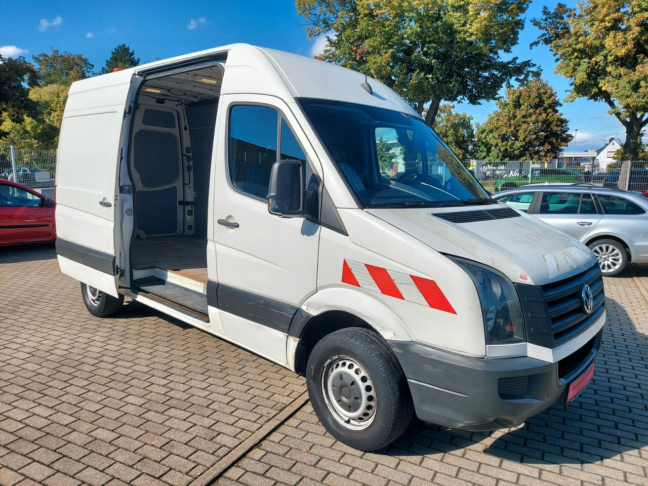 Volkswagen Crafter Kasten 35 mittel L2H2 Hochdach Klima - Krovininis mikroautobusas: foto 2 Volkswagen Crafter Kasten 35 mittel L2H2 Hochdach Klima - Krovininis mikroautobusas: foto 2
