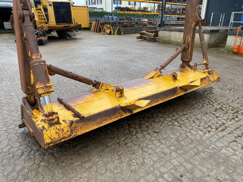 Caterpillar D65 PX - Verstuvas: foto 1 Caterpillar D65 PX - Verstuvas: foto 1