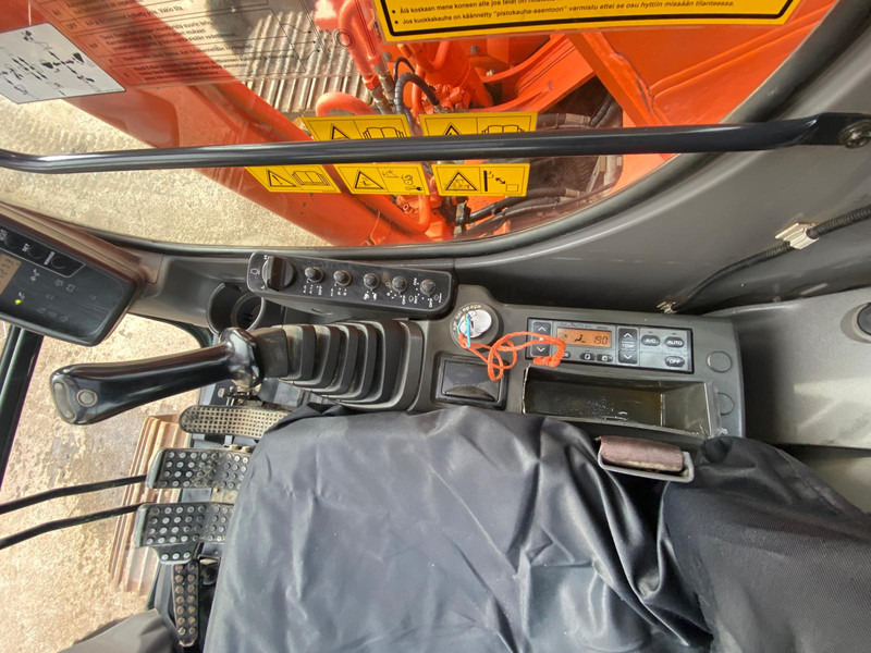 Hitachi ZX 225 USRLC NVT lizingą Hitachi ZX 225 USRLC NVT: foto 13