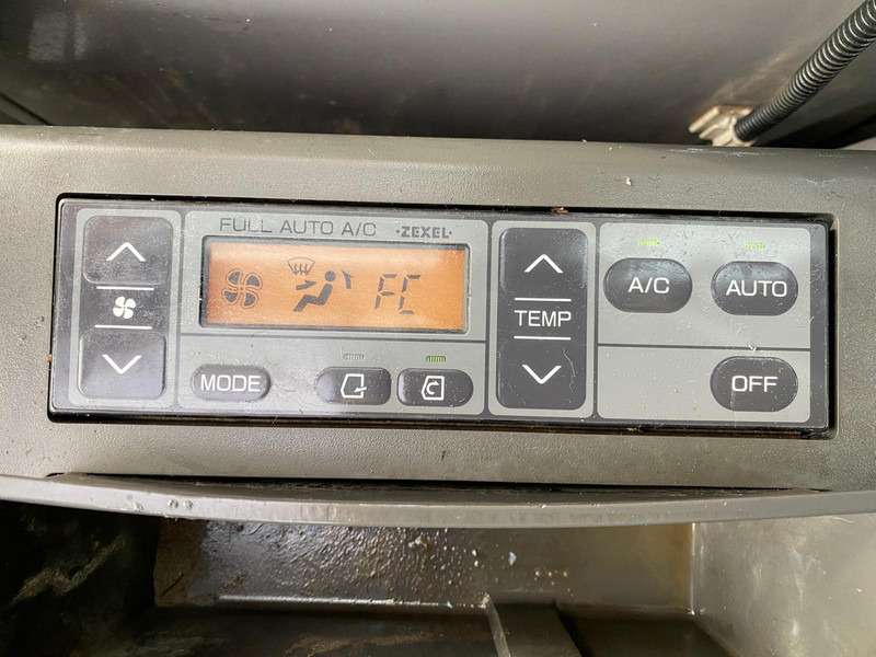 Hitachi ZX 225 USRLC NVT lizingą Hitachi ZX 225 USRLC NVT: foto 15