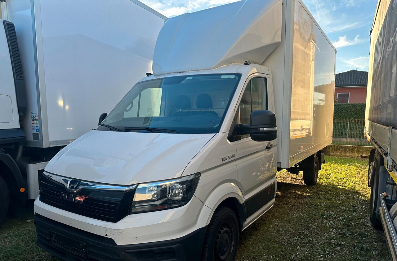 Volkswagen - Furgonas su krovinių dėže: foto 1 Volkswagen - Furgonas su krovinių dėže: foto 1