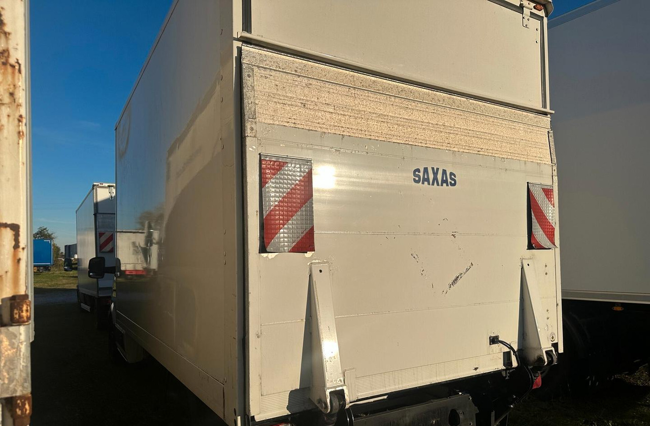 Volkswagen - Furgonas su krovinių dėže: foto 4 Volkswagen - Furgonas su krovinių dėže: foto 4