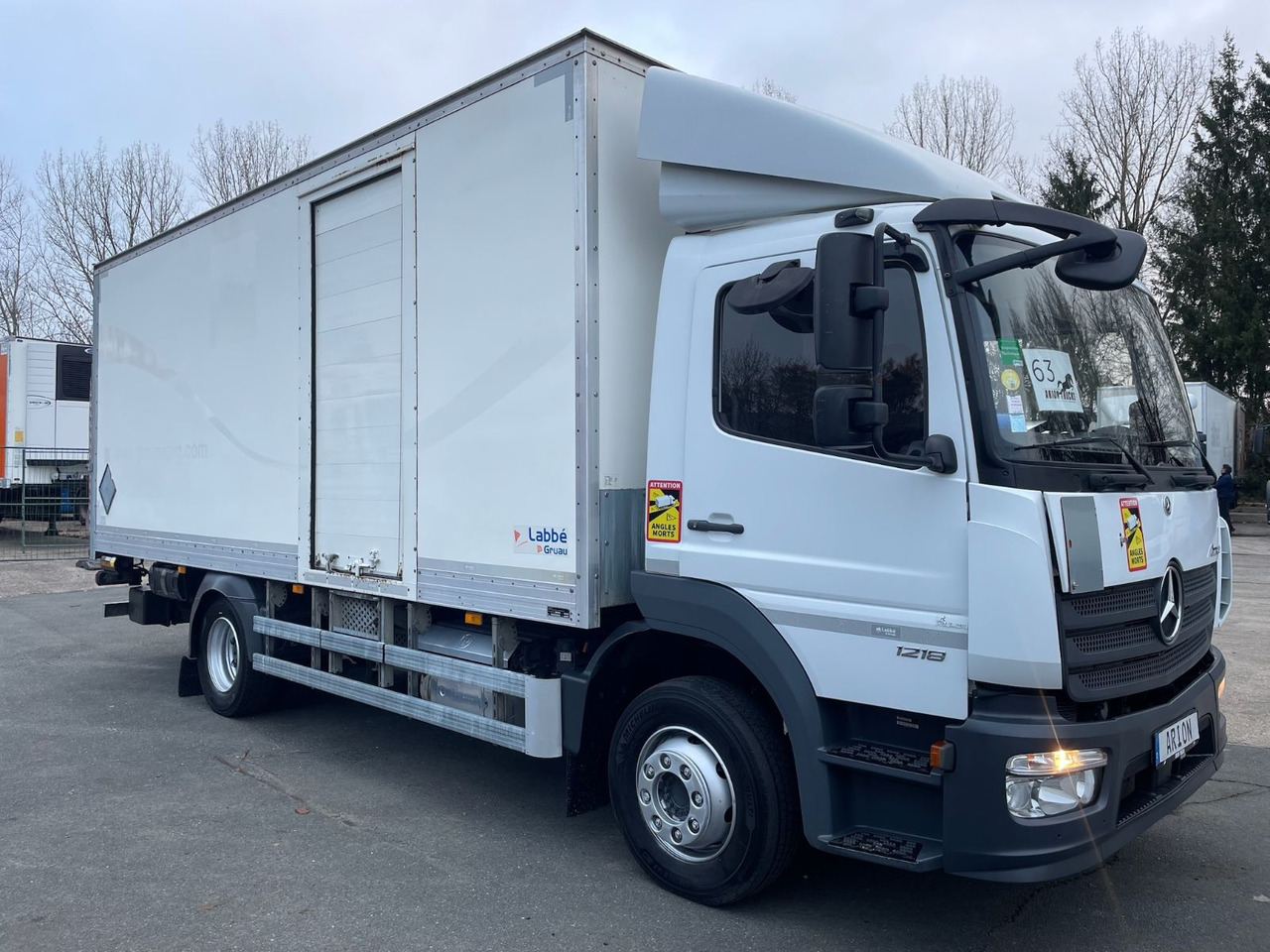 Mercedes-Benz Atego 1218 4x2 Koffer/FULL-ADR/EXIII/LBW/AC/EU6d - Furgonas sunkvežimis: foto 1 Mercedes-Benz Atego 1218 4x2 Koffer/FULL-ADR/EXIII/LBW/AC/EU6d - Furgonas sunkvežimis: foto 1