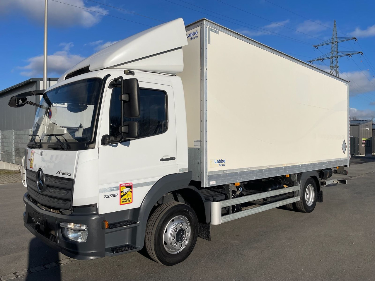 Mercedes-Benz Atego 1218 4x2 Koffer/FULL-ADR/EXIII/LBW/AC/EU6d - Furgonas sunkvežimis: foto 3 Mercedes-Benz Atego 1218 4x2 Koffer/FULL-ADR/EXIII/LBW/AC/EU6d - Furgonas sunkvežimis: foto 3
