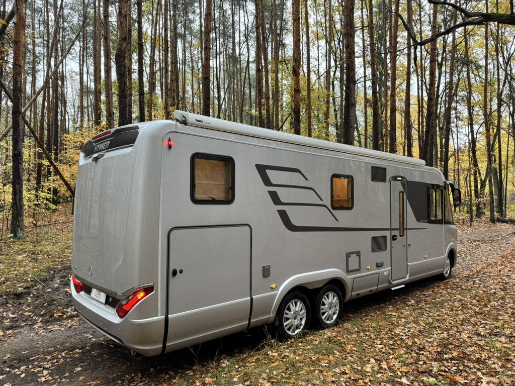 HYMER / ERIBA BML880 - Integruotas kemperis: foto 3 HYMER / ERIBA BML880 - Integruotas kemperis: foto 3