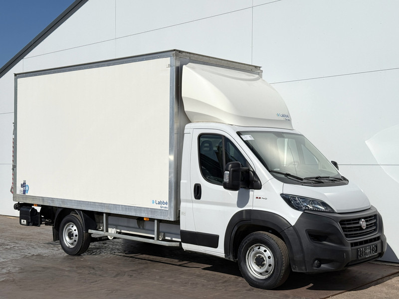 Fiat Ducato 2.3 MultiJet 140pk Laadklep Airco Camera Navigatie Bakwagen Koffer Meubelbak - Furgonas su krovinių dėže: foto 4 Fiat Ducato 2.3 MultiJet 140pk Laadklep Airco Camera Navigatie Bakwagen Koffer Meubelbak - Furgonas su krovinių dėže: foto 4