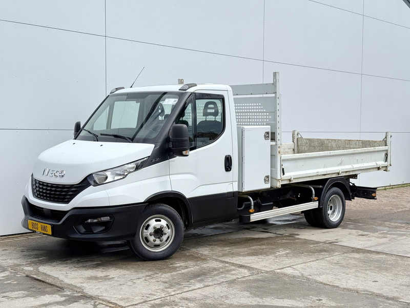 Iveco Daily 35C12 2.3 L3 Kipper Dubbellucht 3.5t Trekhaak Airco Cruise Control Lucht Geveerde Stoel - Mažas savivartis: foto 2 Iveco Daily 35C12 2.3 L3 Kipper Dubbellucht 3.5t Trekhaak Airco Cruise Control Lucht Geveerde Stoel - Mažas savivartis: foto 2
