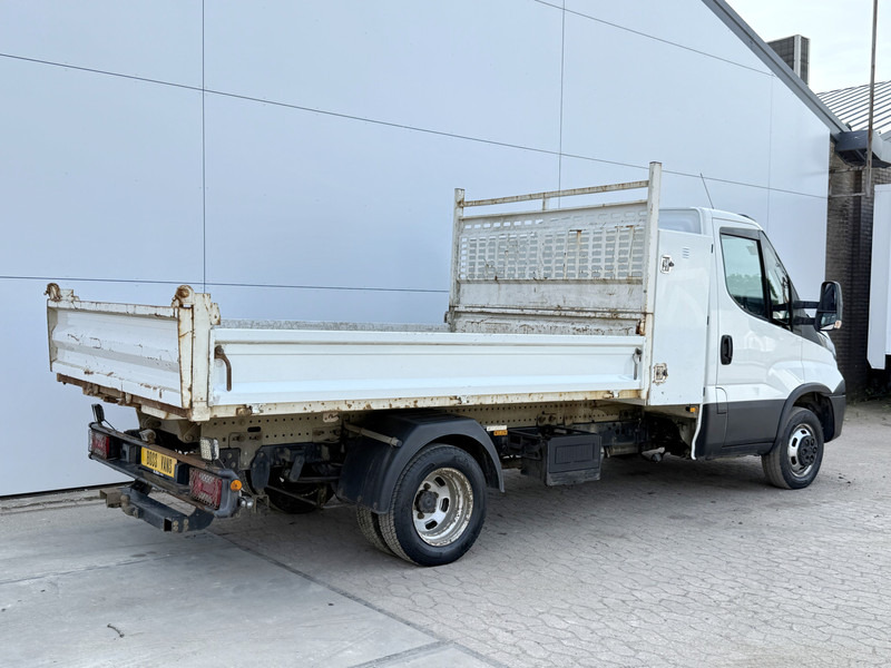 Iveco Daily 35C18 3.0 3.0 Automaat Kipper Dubbellucht 3.5t Trekhaak Airco Cruise Control - Mažas savivartis: foto 4 Iveco Daily 35C18 3.0 3.0 Automaat Kipper Dubbellucht 3.5t Trekhaak Airco Cruise Control - Mažas savivartis: foto 4