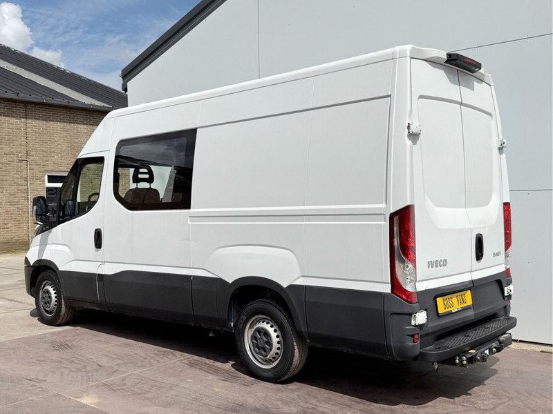 Iveco Daily 35S14 2.3 L2H2 Dubbele Cabine 7 Stoelen Mixto DoKa Airco Cruise Control Trekhaak 3.5t Lucht geveerde stoel - Krovininis mikroautobusas, Komercinis automobilis su dviguba kabina: foto 2 Iveco Daily 35S14 2.3 L2H2 Dubbele Cabine 7 Stoelen Mixto DoKa Airco Cruise Control Trekhaak 3.5t Lucht geveerde stoel - Krovininis mikroautobusas, Komercinis automobilis su dviguba kabina: foto 2