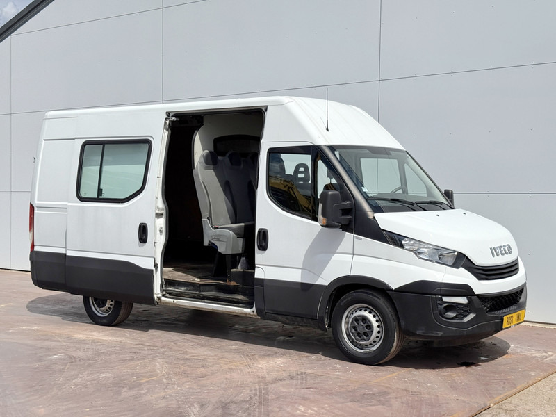 Iveco Daily 35S14 2.3 L2H2 Dubbele Cabine 7 Stoelen Mixto DoKa Airco Cruise Control Trekhaak 3.5t Lucht geveerde stoel - Krovininis mikroautobusas, Komercinis automobilis su dviguba kabina: foto 5 Iveco Daily 35S14 2.3 L2H2 Dubbele Cabine 7 Stoelen Mixto DoKa Airco Cruise Control Trekhaak 3.5t Lucht geveerde stoel - Krovininis mikroautobusas, Komercinis automobilis su dviguba kabina: foto 5