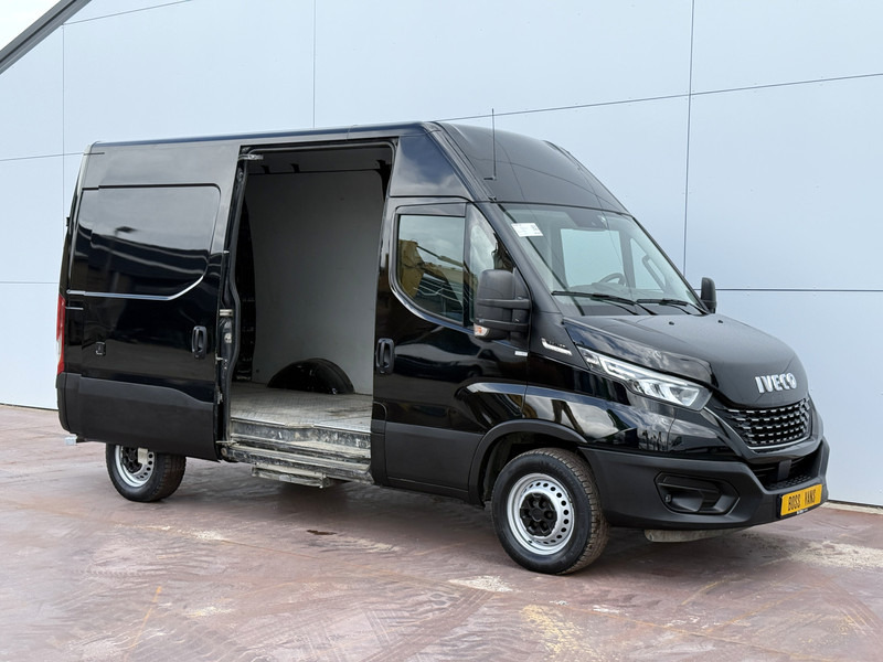 Iveco Daily 35S18 3.0 Automaat L2H2 Adaptieve Cruise Control LED Airco Camera Trekhaak - Krovininis mikroautobusas: foto 5 Iveco Daily 35S18 3.0 Automaat L2H2 Adaptieve Cruise Control LED Airco Camera Trekhaak - Krovininis mikroautobusas: foto 5
