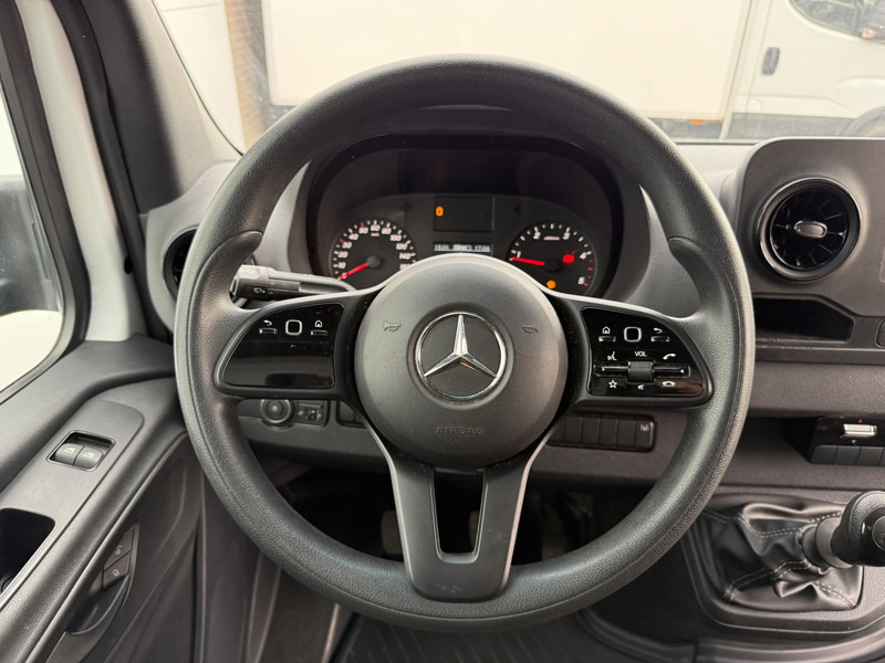 Furgonas su krovinių dėže Mercedes-Benz Sprinter 417 1.9 CDI Laadklep 1000kg Dubbellucht Climate Control Carplay: foto 16