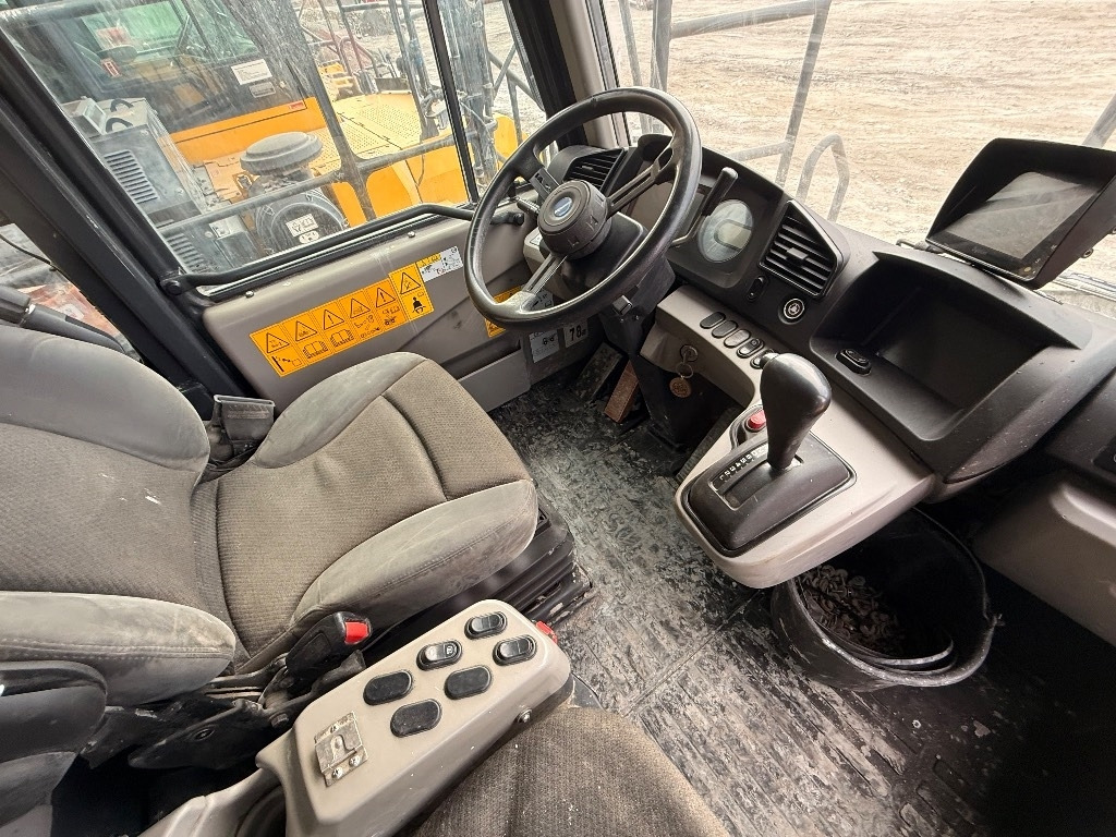 Komatsu HD 405 - 8E0  lizingą Komatsu HD 405 - 8E0: foto 39