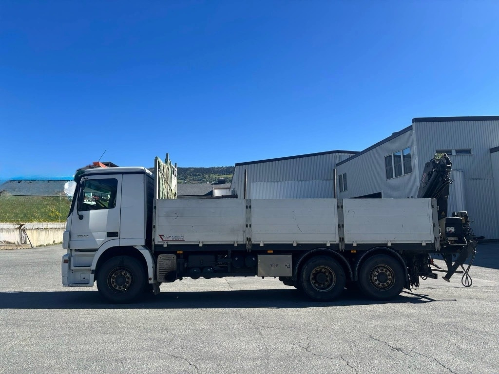Mercedes-Benz ACTROS 2544 med HIAB 122-E-3 kran 12 tm - Sunkvežimis su kranu: foto 2 Mercedes-Benz ACTROS 2544 med HIAB 122-E-3 kran 12 tm - Sunkvežimis su kranu: foto 2