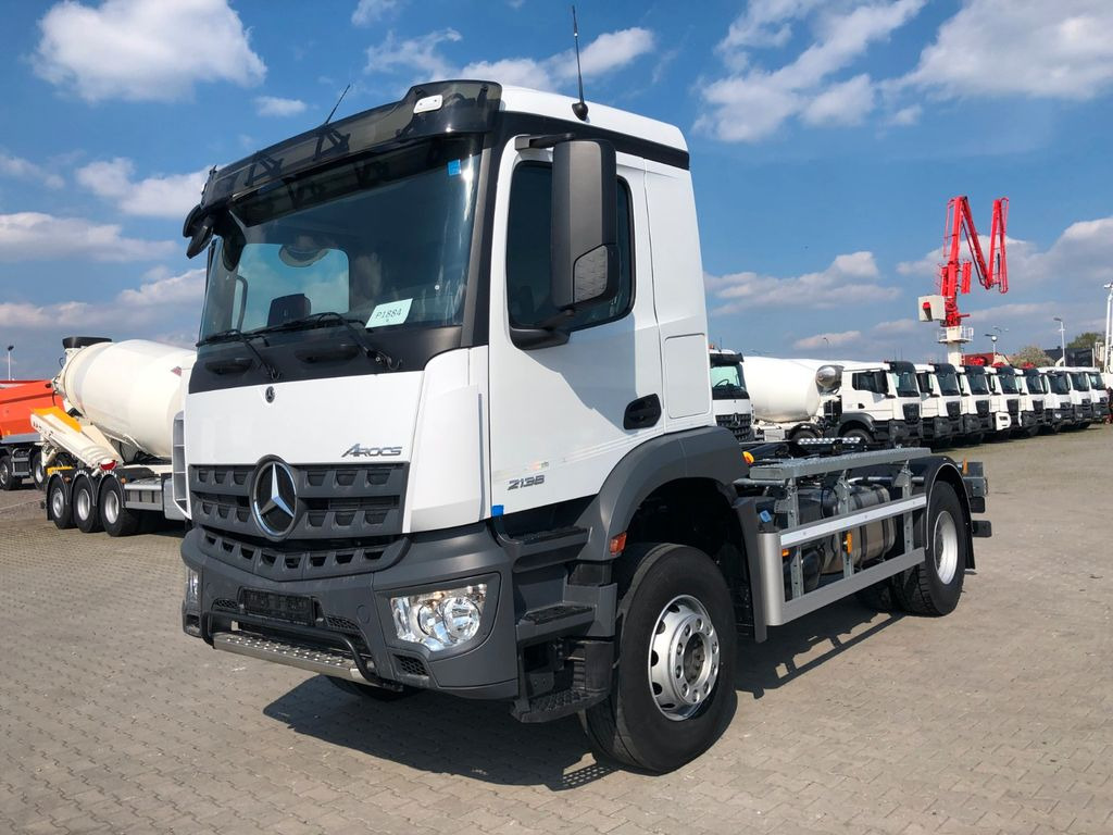 Mercedes-Benz AROCS 2136 Abrollkipper HYVA HKS-12-37-S - Hook-lift sunkvežimis: foto 2 Mercedes-Benz AROCS 2136 Abrollkipper HYVA HKS-12-37-S - Hook-lift sunkvežimis: foto 2