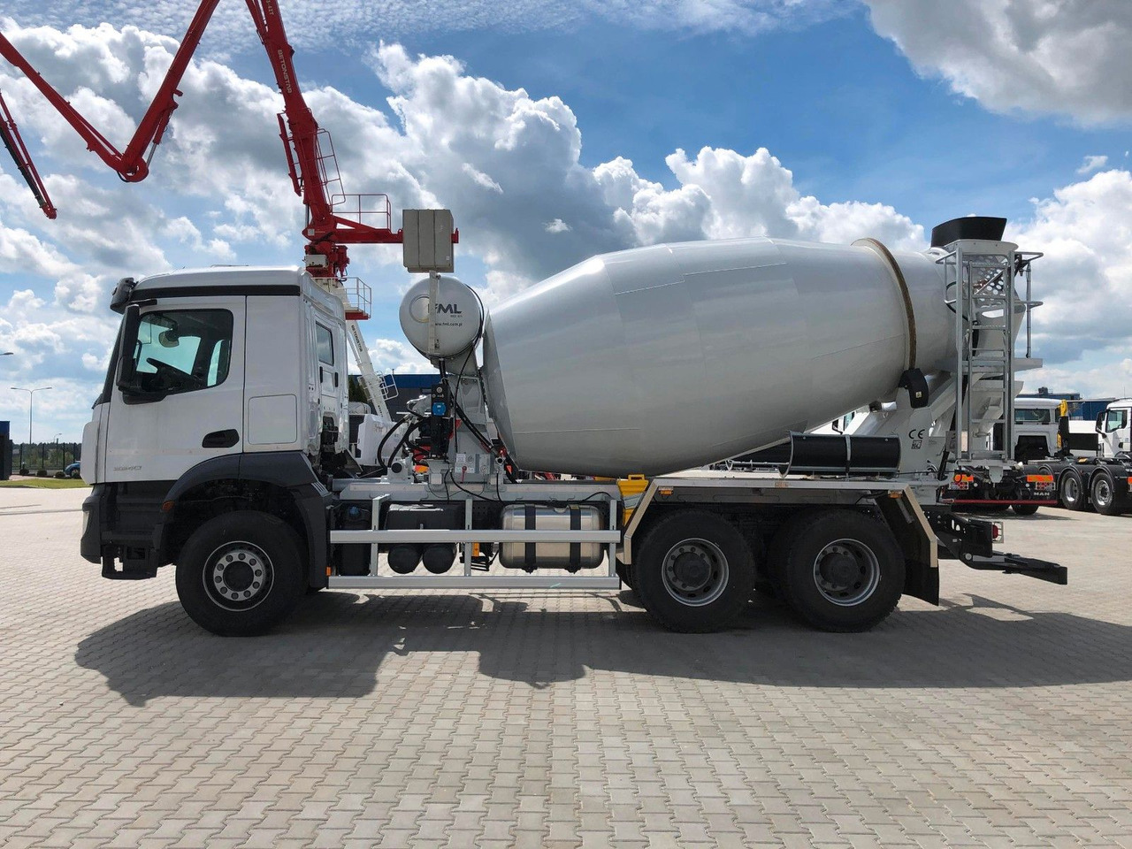 Mercedes-Benz AROCS 3340 FML 8M3 - Betonvežis: foto 3 Mercedes-Benz AROCS 3340 FML 8M3 - Betonvežis: foto 3