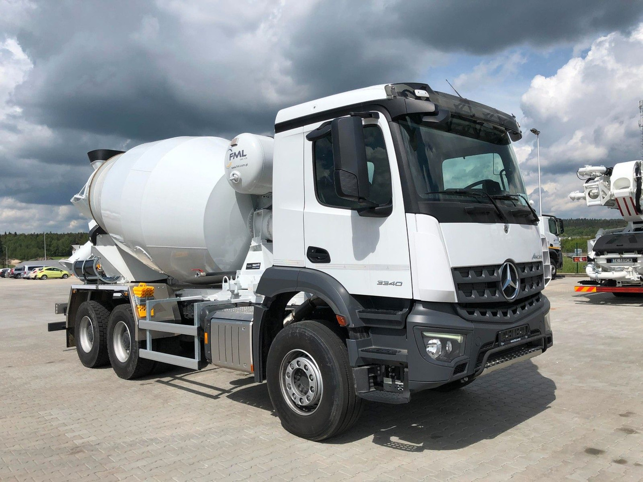 Mercedes-Benz AROCS 3340 FML 8M3 - Betonvežis: foto 1 Mercedes-Benz AROCS 3340 FML 8M3 - Betonvežis: foto 1