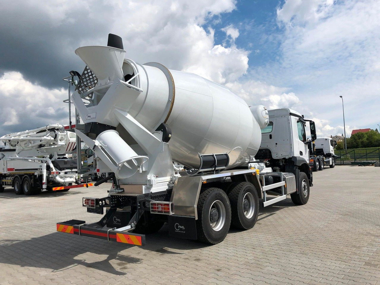 Mercedes-Benz AROCS 3340 FML 8M3 - Betonvežis: foto 5 Mercedes-Benz AROCS 3340 FML 8M3 - Betonvežis: foto 5