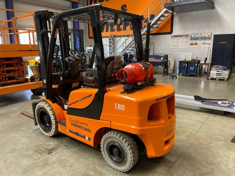Yale GLP 35 VX - Dujinis krautuvas: foto 4 Yale GLP 35 VX - Dujinis krautuvas: foto 4