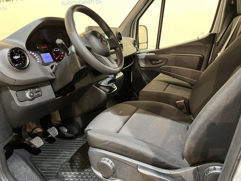 Mercedes-Benz Sprinter 315 CDI L2 RWD DC Dubbel Cabine Open Laadbak / Euro 6 / Trekhaak 3500 KG / Airco / 3-Zits / 650 KM !! / BPM VRIJ !! - Bortinis automobilis, Komercinis automobilis su dviguba kabina: foto 5 Mercedes-Benz Sprinter 315 CDI L2 RWD DC Dubbel Cabine Open Laadbak / Euro 6 / Trekhaak 3500 KG / Airco / 3-Zits / 650 KM !! / BPM VRIJ !! - Bortinis automobilis, Komercinis automobilis su dviguba kabina: foto 5