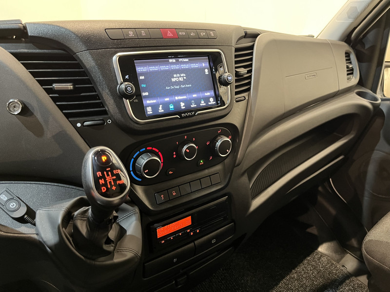 Vilkikas Iveco Daily 35S18 3.0 BE Clixtar Automaat Bakwagen met Laadklep / Laadvermogen 3.060 KG / Euro 6 / Luchtvering / Airco / Camera / CarPlay / Cruise Control /: foto 7