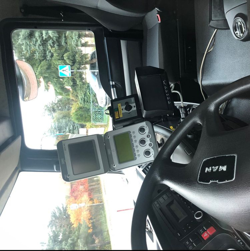 MAN TGM 26.290 piaskarka solarka schmidt 6x4 euro6 - Sniego valymo mašina: foto 3 MAN TGM 26.290 piaskarka solarka schmidt 6x4 euro6 - Sniego valymo mašina: foto 3