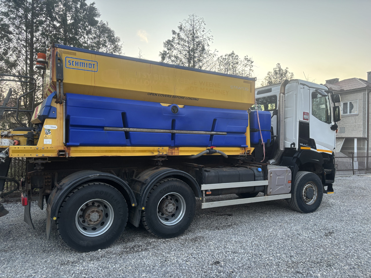 RENAULT K380 6x6 K380 6x6 SCHMIDT STRATOS III GRITTER/SPREADER PLOUGH - Sniego valymo mašina: foto 3 RENAULT K380 6x6 K380 6x6 SCHMIDT STRATOS III GRITTER/SPREADER PLOUGH - Sniego valymo mašina: foto 3