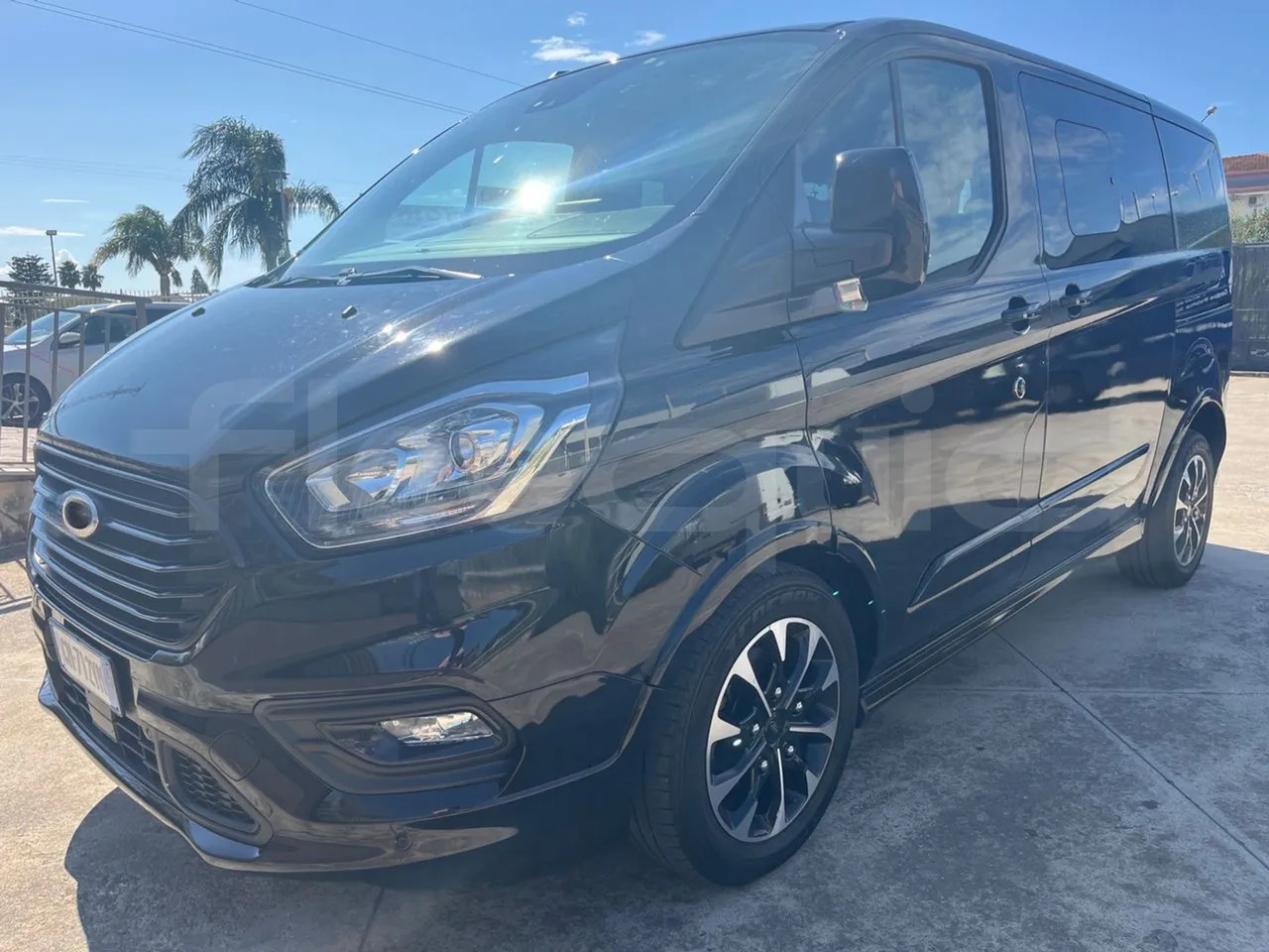 Ford Tourneo Custom - Mikroautobusas, Keleivinis furgonas: foto 4 Ford Tourneo Custom - Mikroautobusas, Keleivinis furgonas: foto 4