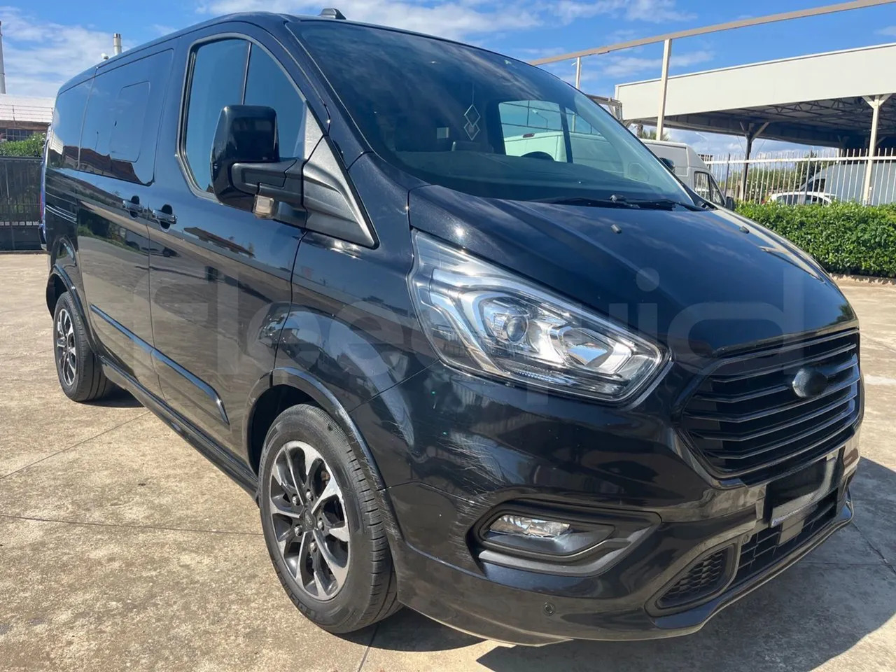 Ford Tourneo Custom - Mikroautobusas, Keleivinis furgonas: foto 1 Ford Tourneo Custom - Mikroautobusas, Keleivinis furgonas: foto 1