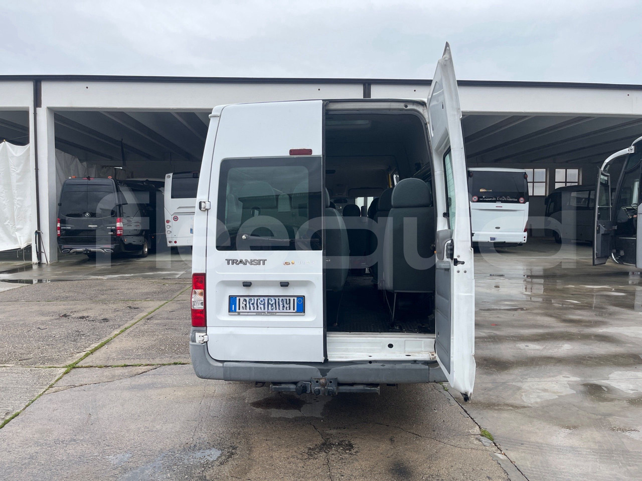 Mikroautobusas, Keleivinis furgonas Ford Transit: foto 8