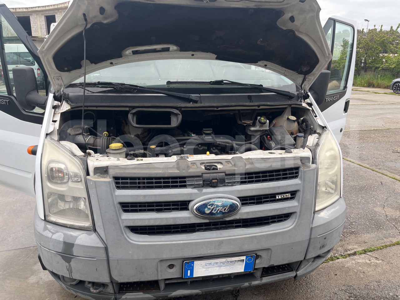 Mikroautobusas, Keleivinis furgonas Ford Transit: foto 17