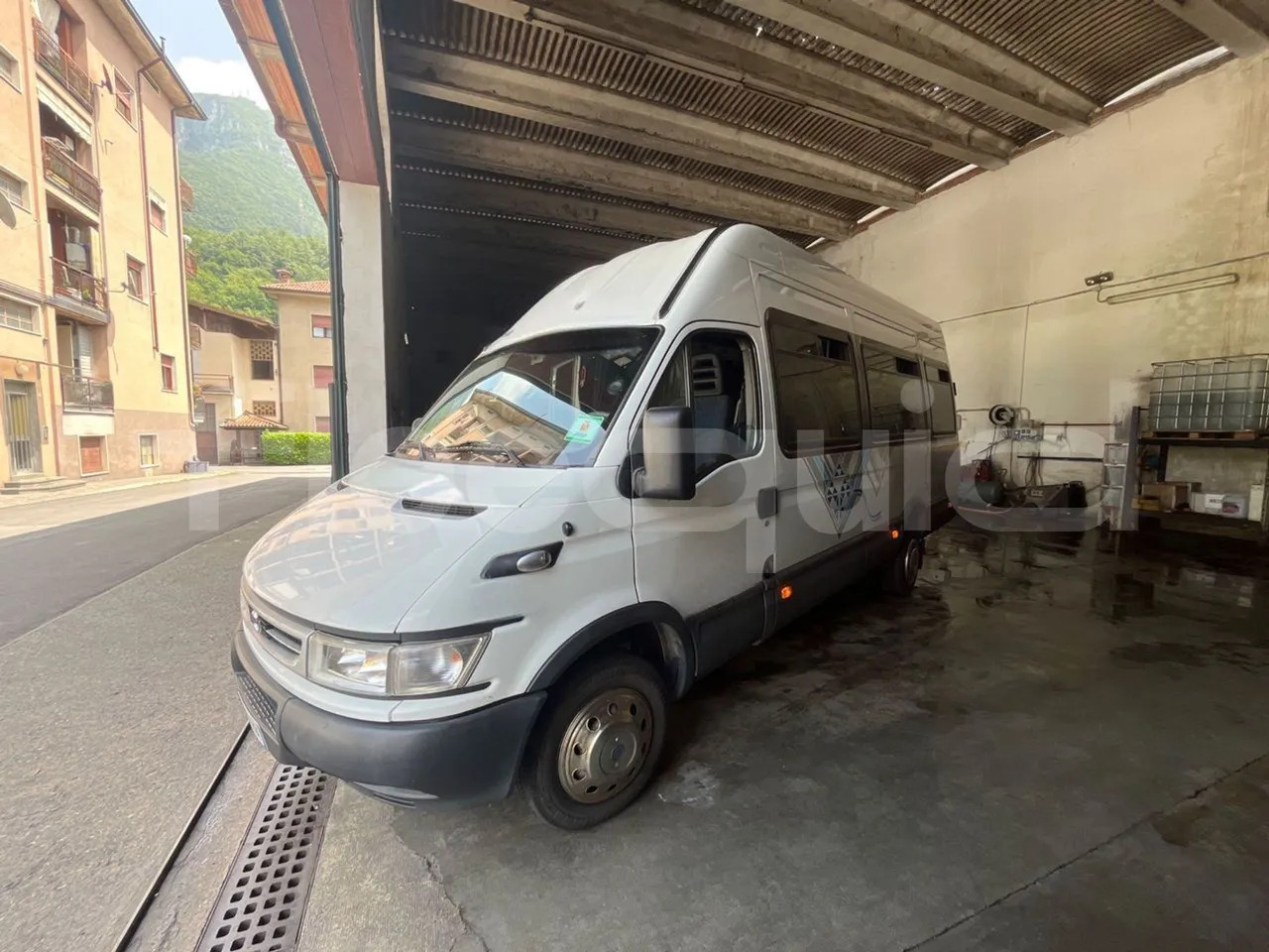 Iveco Daily - Mikroautobusas, Keleivinis furgonas: foto 1 Iveco Daily - Mikroautobusas, Keleivinis furgonas: foto 1