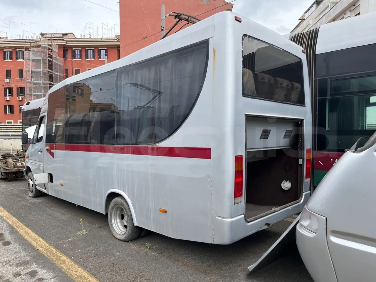 N. 2 Mercedes-Benz 414T - Mikroautobusas, Keleivinis furgonas: foto 5 N. 2 Mercedes-Benz 414T - Mikroautobusas, Keleivinis furgonas: foto 5