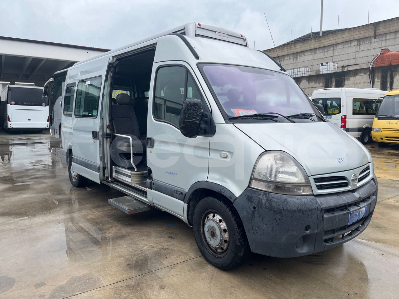 Nissan Interstar - Mikroautobusas, Keleivinis furgonas: foto 1 Nissan Interstar - Mikroautobusas, Keleivinis furgonas: foto 1