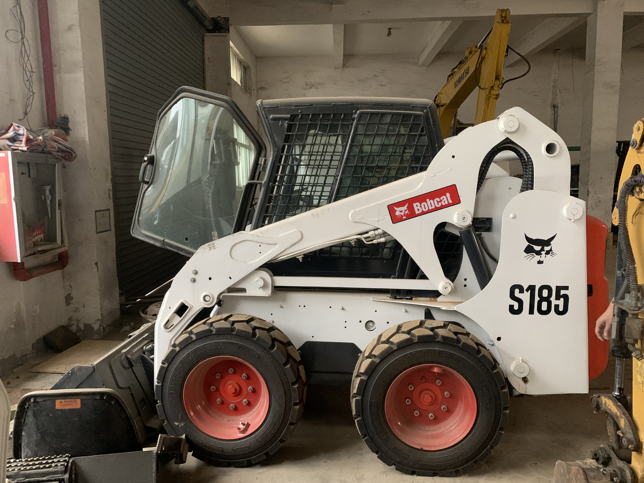 BOBCAT S185 - Mini krautuvas: foto 1 BOBCAT S185 - Mini krautuvas: foto 1