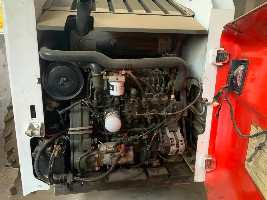 Bobcat S 300 - Mini krautuvas: foto 3 Bobcat S 300 - Mini krautuvas: foto 3