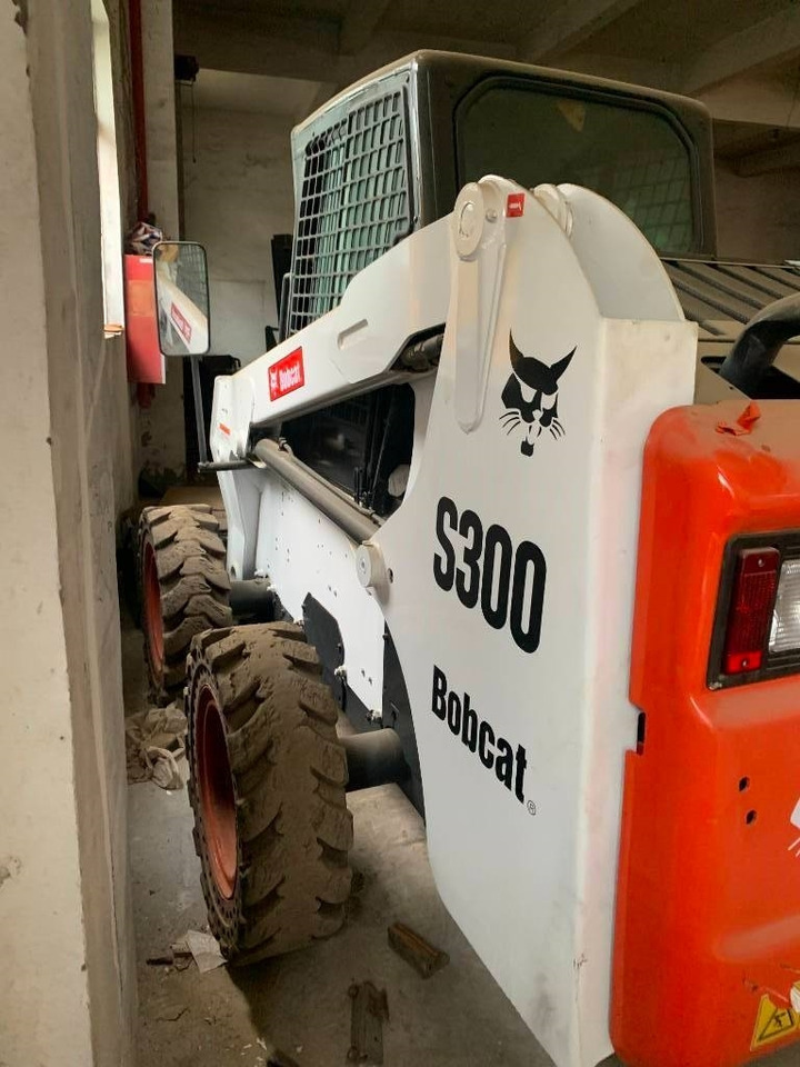 Bobcat S 300 - Mini krautuvas: foto 4 Bobcat S 300 - Mini krautuvas: foto 4