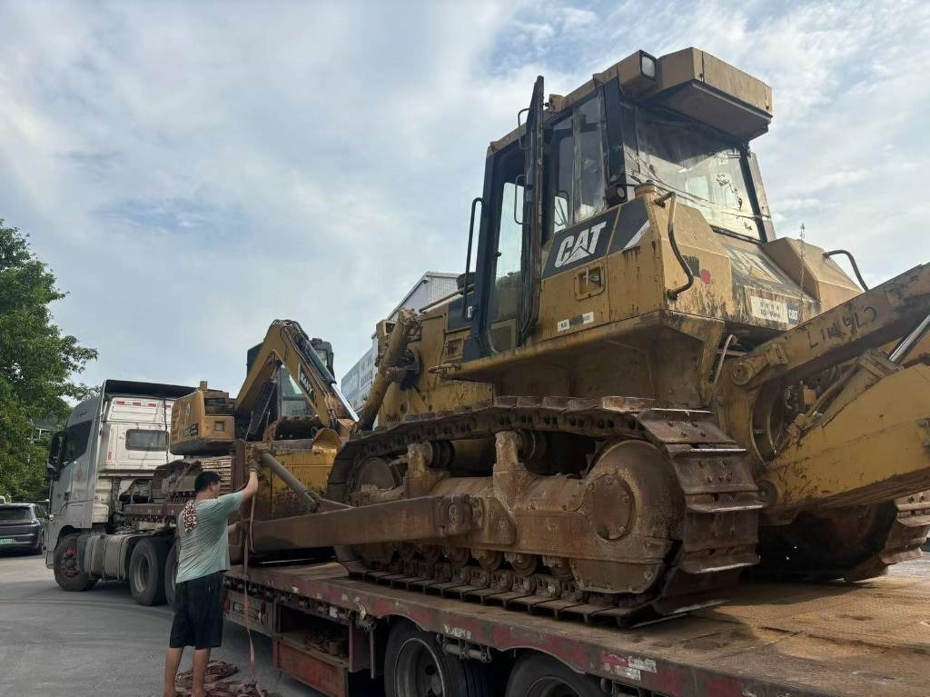 CAT D7G2 - Buldozeris: foto 2 CAT D7G2 - Buldozeris: foto 2