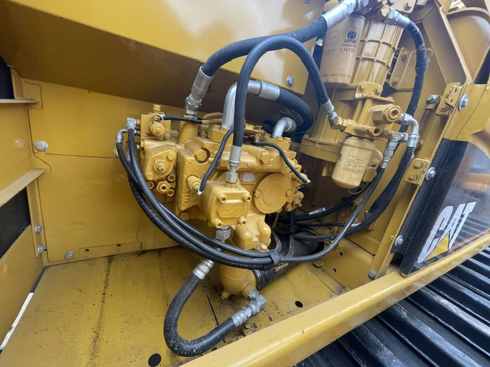 Caterpillar 320CL - Ekskavatorius: foto 3 Caterpillar 320CL - Ekskavatorius: foto 3