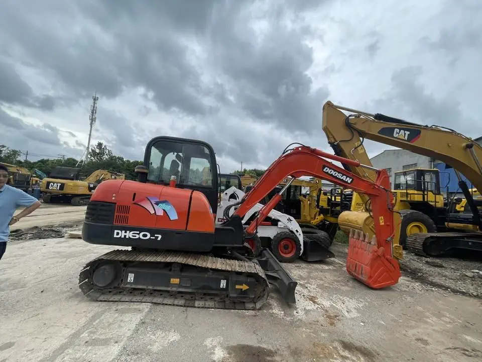 Doosan DH60-7 - Mini ekskavatorius: foto 1 Doosan DH60-7 - Mini ekskavatorius: foto 1