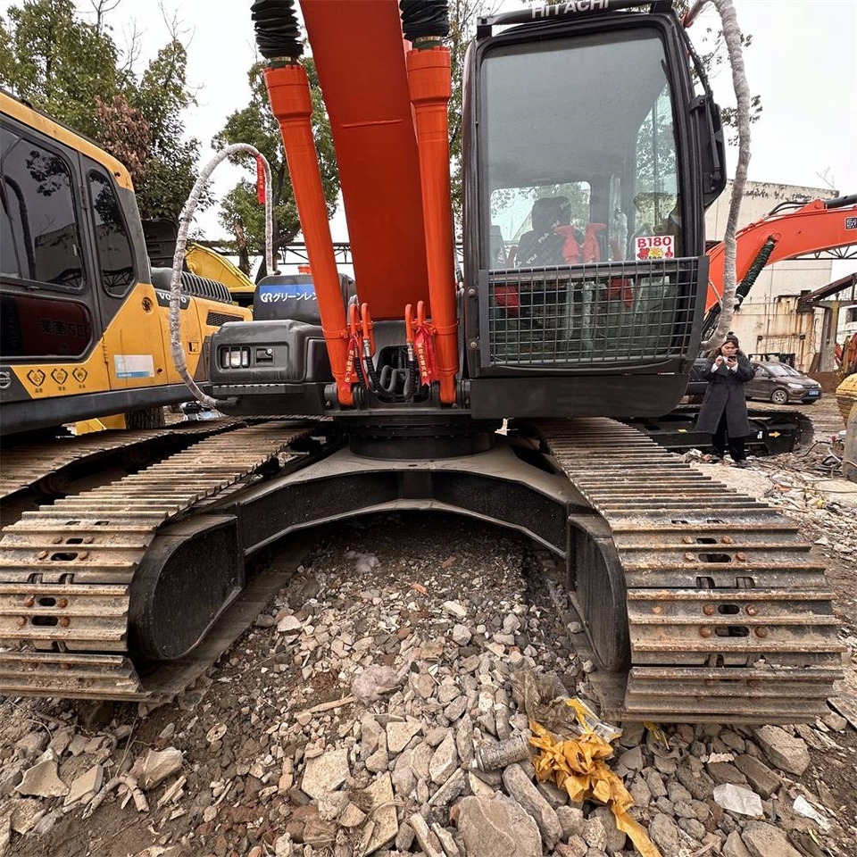 Hitachi ZX 200-3 G - Vikšrinis ekskavatorius: foto 3 Hitachi ZX 200-3 G - Vikšrinis ekskavatorius: foto 3