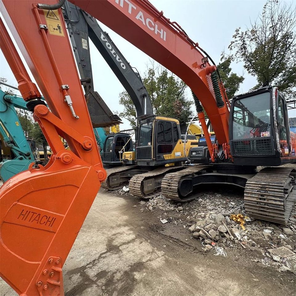Hitachi ZX 200-3 G - Vikšrinis ekskavatorius: foto 1 Hitachi ZX 200-3 G - Vikšrinis ekskavatorius: foto 1