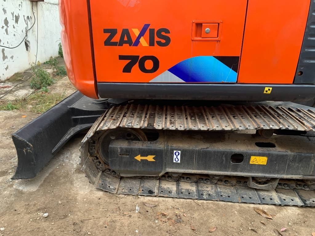 Hitachi Zaxis 70 - Vikšrinis ekskavatorius: foto 3 Hitachi Zaxis 70 - Vikšrinis ekskavatorius: foto 3