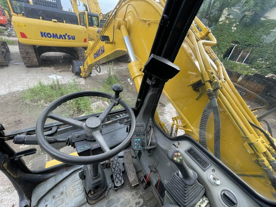 Komatsu PC160LC-7/-8 - Ratinis ekskavatorius: foto 2 Komatsu PC160LC-7/-8 - Ratinis ekskavatorius: foto 2