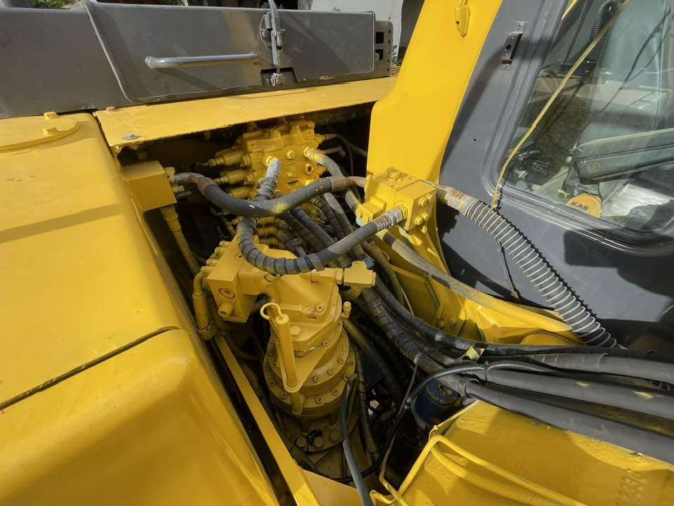 Komatsu PC160LC-7/-8 - Ratinis ekskavatorius: foto 4 Komatsu PC160LC-7/-8 - Ratinis ekskavatorius: foto 4