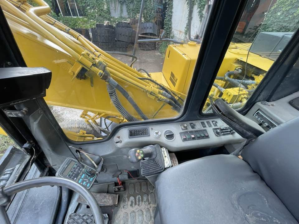 Ratinis ekskavatorius Komatsu PC160LC: foto 7