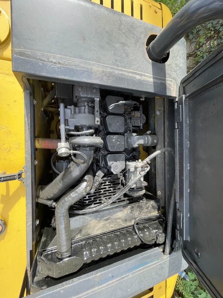 Ratinis ekskavatorius Komatsu PC160LC: foto 15