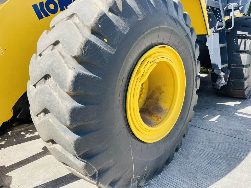 Komatsu WA470 - Ratinis krautuvas: foto 4 Komatsu WA470 - Ratinis krautuvas: foto 4